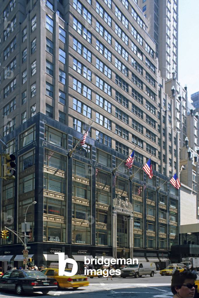 Fuller Building, 41East 57th Street in Manhattan. Construction 1928-1929, architects Walker Morrisae & Gilette. New York, United States. Photography 10/04/03.
