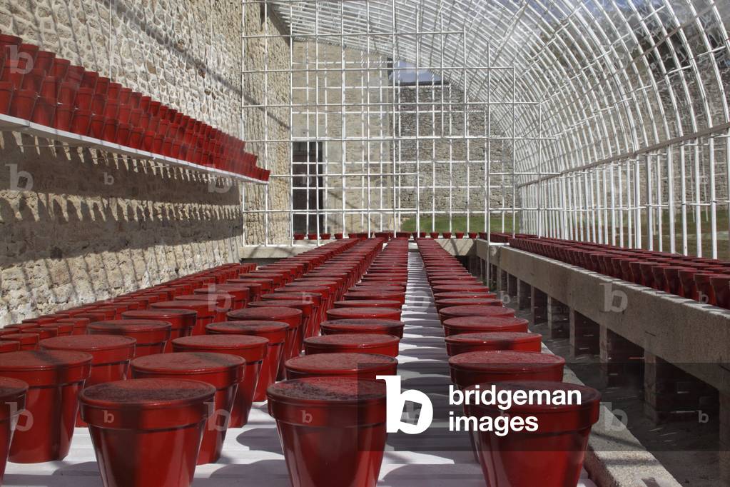The contemporary art centre, Domaine de Kerguehennec, in Bignan, Brittany (Morbihan). 1000 concrete pots for an old greenhouse by Jean Pierre Reynaud, 1986, Sculpture Park. Photography 13/08/09
