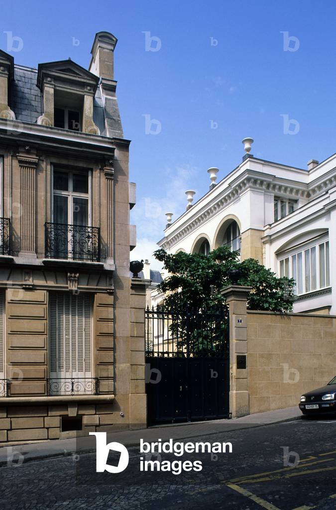 Rue de la Rochefoucauld in Paris 9th.