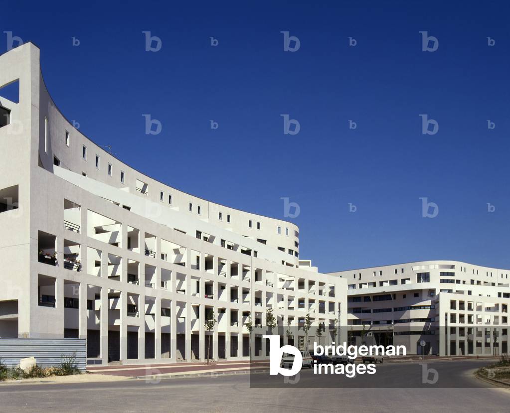 Social housing in Lognes, Marne la Vallee (Seine and Marne). Realisation 1986, architect Henri Ciriani. Photography 1986.