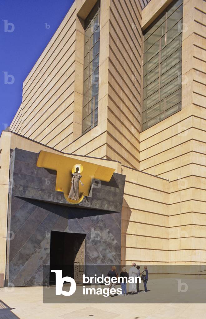 Cathedrale Notre Dame des Anges, 555 West Temple Street, Los Angeles (California, USA). Architect Rafael Moneo, 2002.