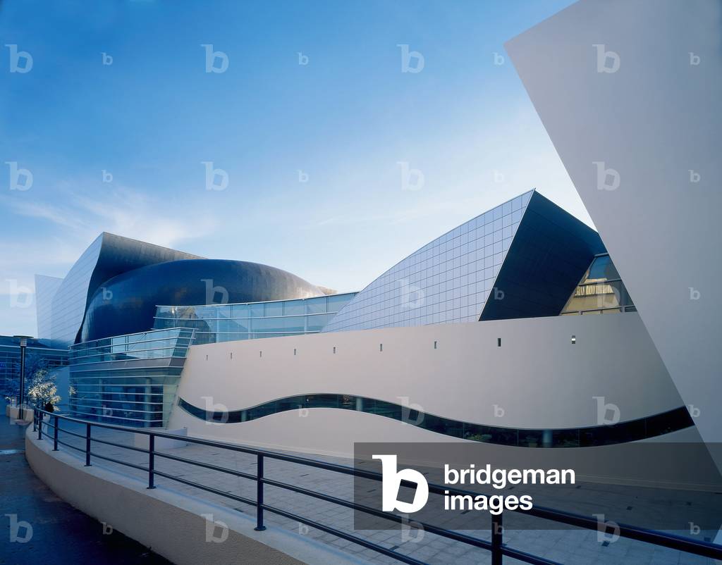 L'Equinoxe in Chateauroux, Indre, Centre, France. Architecture by Jean-Louis Godivier, 1992-1994. La Grande Scene, closed place, night place, grey and black with 1136 seats. Photography 1994