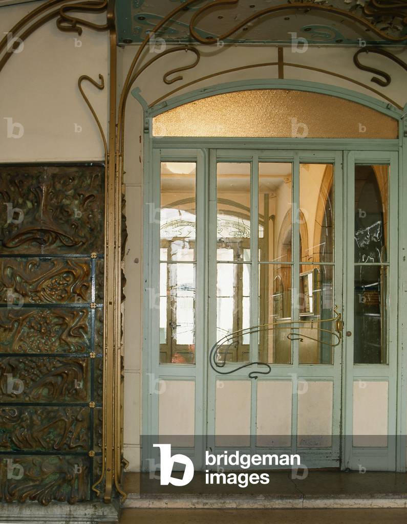 Castel Beranger building, Paris (photo)