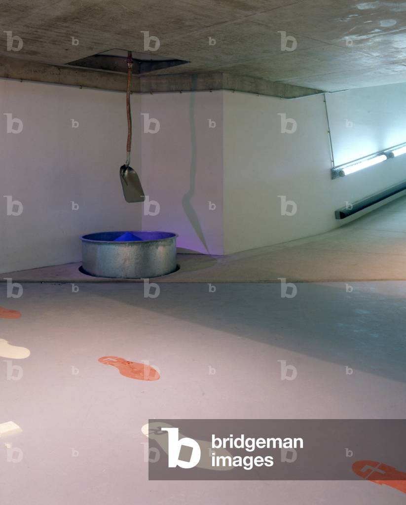 Car hotel in Paris, 2 rue de Chapon, Paris 3. Architecture by Jean de Giacinto and Alain Loisier, 1994. Photography 1994