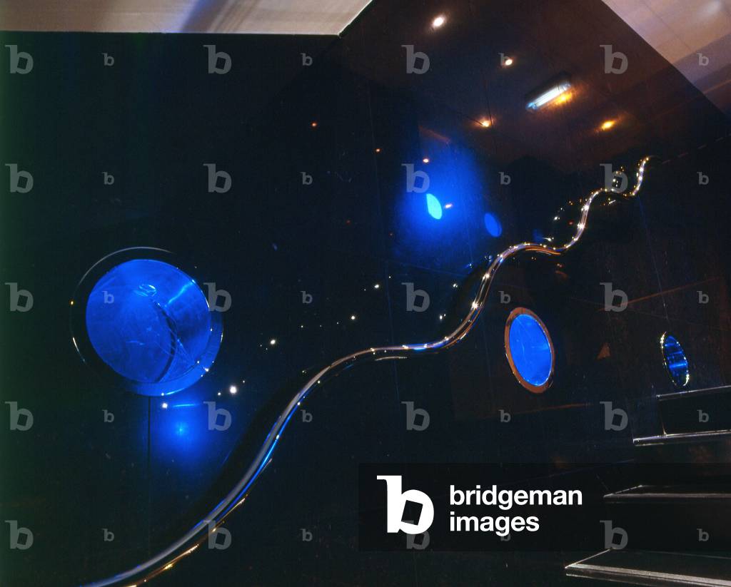 Bar Restaurant Puzzle, rue Balzac, Paris 8. Architecture by Philippe Starck, 1987. Photography 1987.