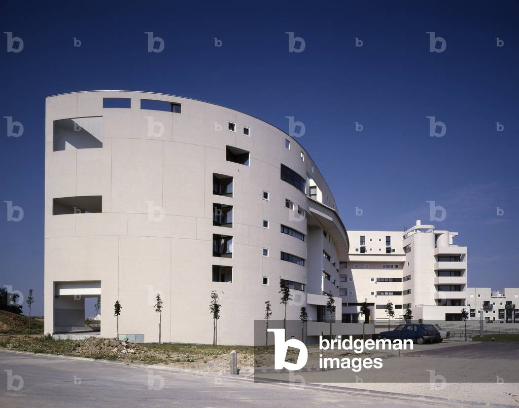 Social housing in Lognes, Marne la Vallee (Seine and Marne). Realisation 1986, architect Henri Ciriani. Photography 1986.