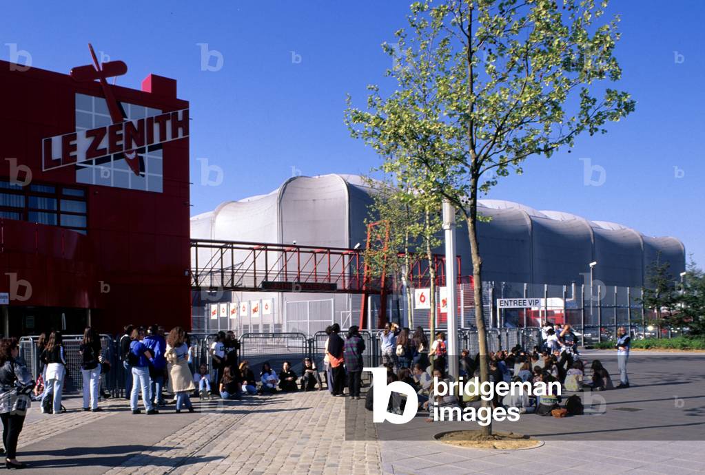Le Zenith, Parc de la Villette, Paris 19. Photograph by Philippe Chaix and Jean-Paul Morel, 1983-1984. Concured as a temporary structure with great capacity to host concerts of rock and variety, the Zenith became a perenne.