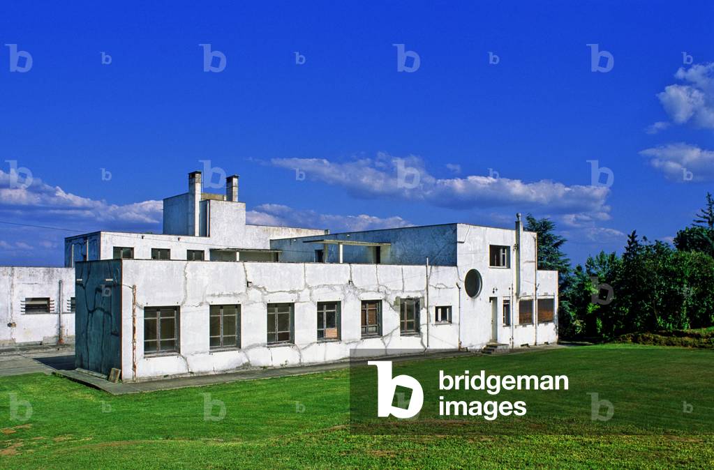 Villa Poiret in Mezy sur Seine (Les Yvelines). Construction 1924, architect Rob Stevens Mallet (1886-1945). Built for designer Paul Poiret.Photography 2000.