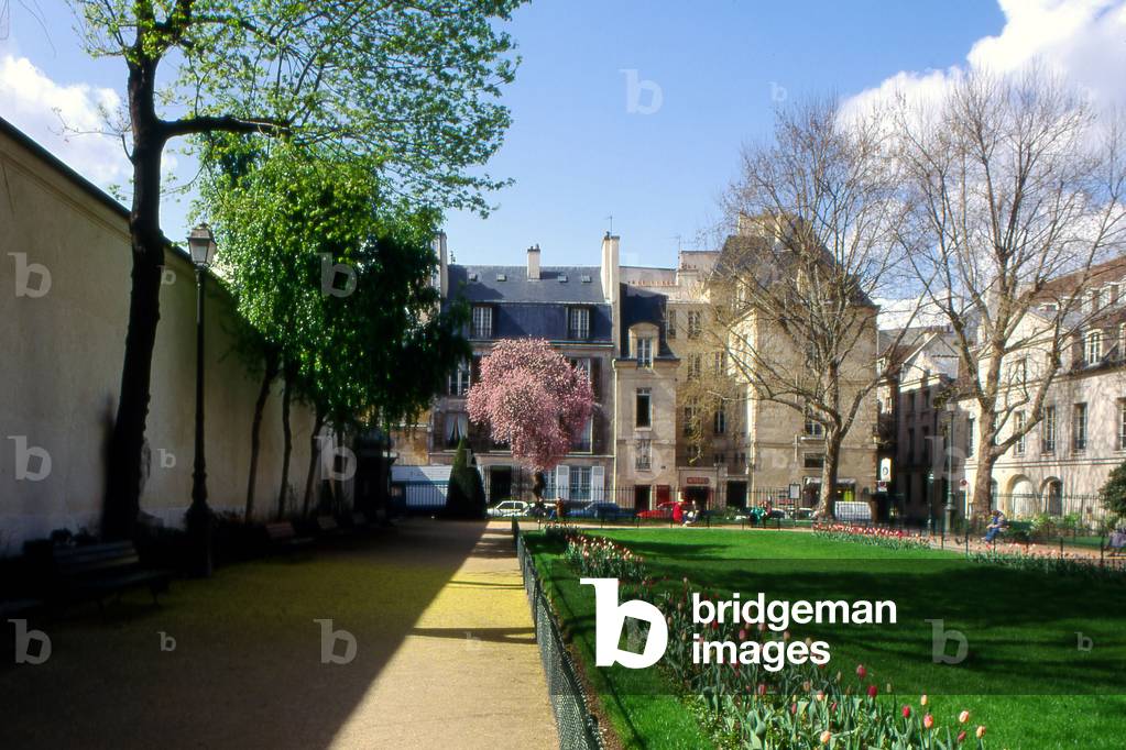 Square Leopold Achilles in Paris.
