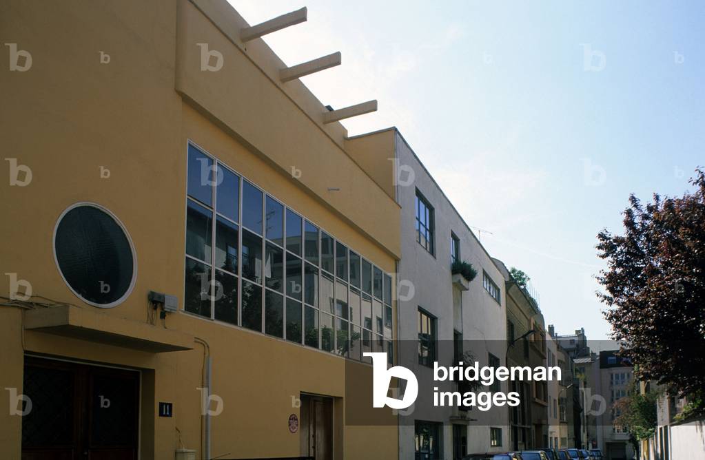 Workshop of sculptor Arnold Huggler (1894-1988), Villa Seurat in Paris. Construction 1925, architect Andre Lurcat (1894-1970). Impasse privee lotie in the twenty years to receive villas of artists close to Montparnasse. Photography 10/05/88.