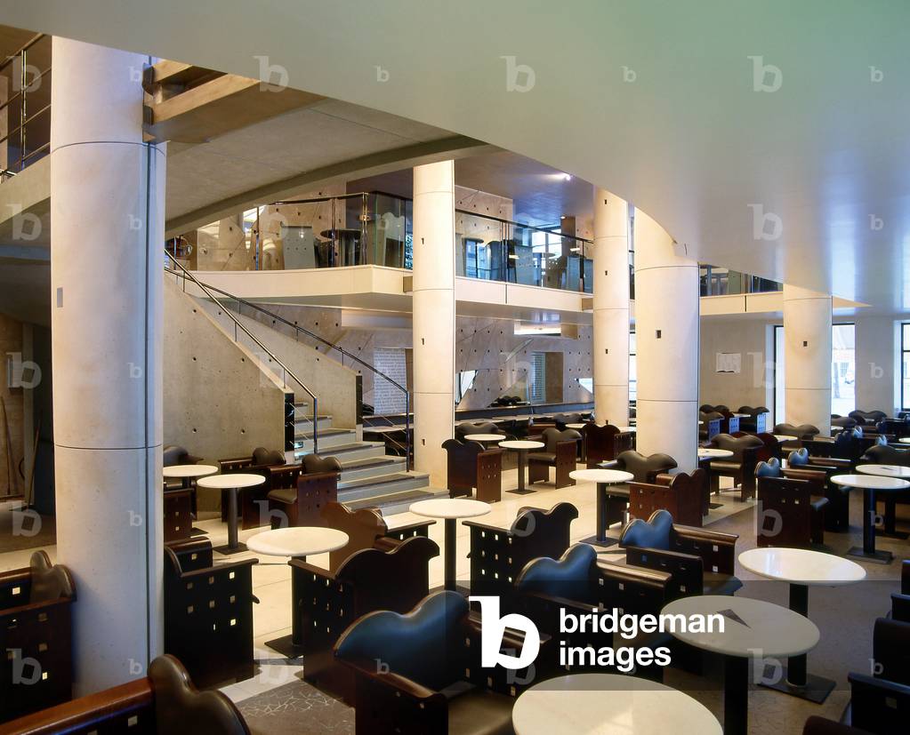 Cafe Beaubourg, 43 rue St Merri, Parigi 4. Architettura di Christian ed Elisabeth de Portzamparc, 1987. Ftogra