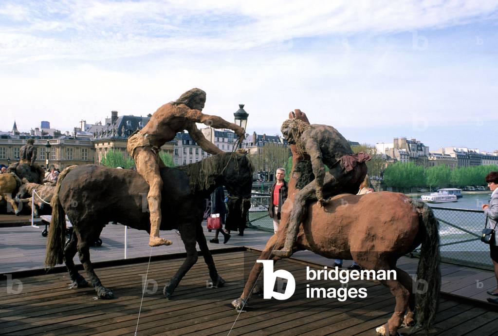 "Skulpturen von Ousmane Sow auf der Brücke der Künste" von Ousmane Sow
