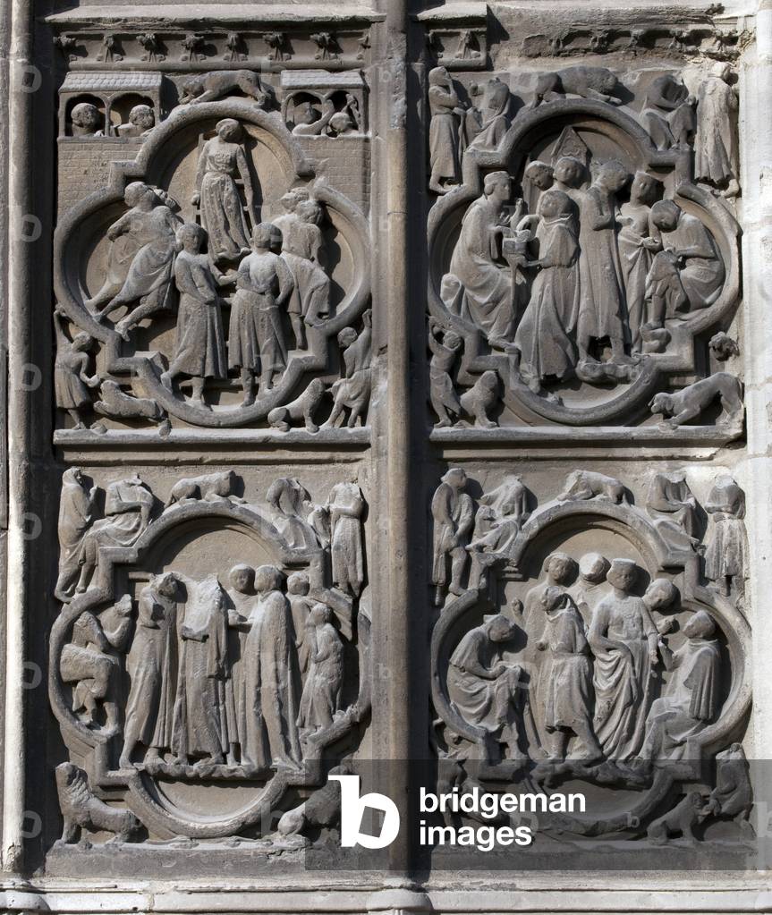 Les quatre médaillons quadrilobous situés à la base gauche du portail Saint-Etienne de la Cathédrale Notre Dam