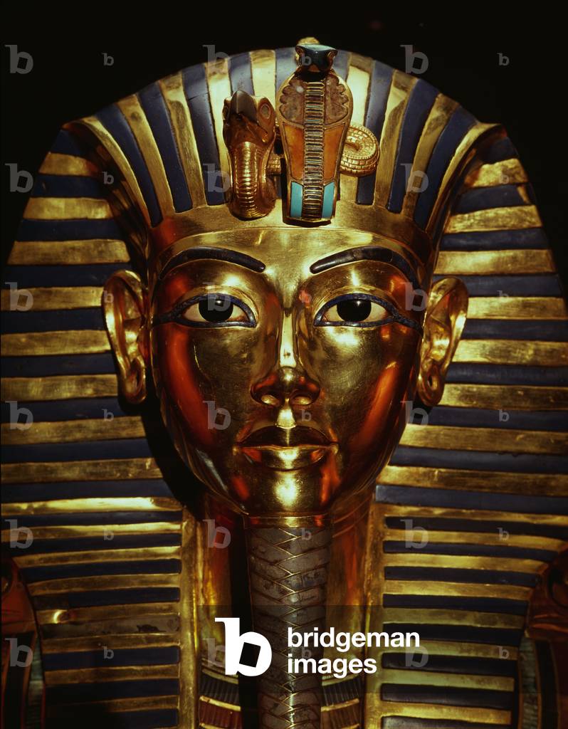 Gold mask of King Tutankhamun, from a series on Egypt, 1966-1968 (photo)