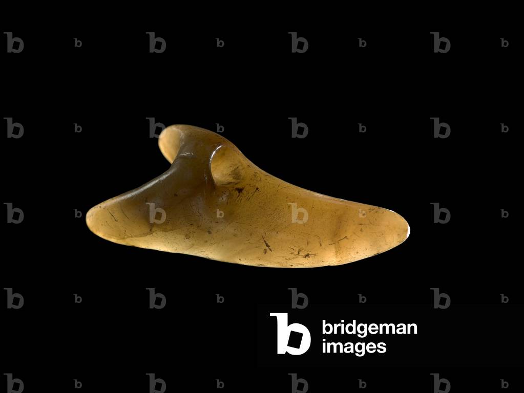 Mako, shark tooth ear pendant, 1500-1850 (serpentine)