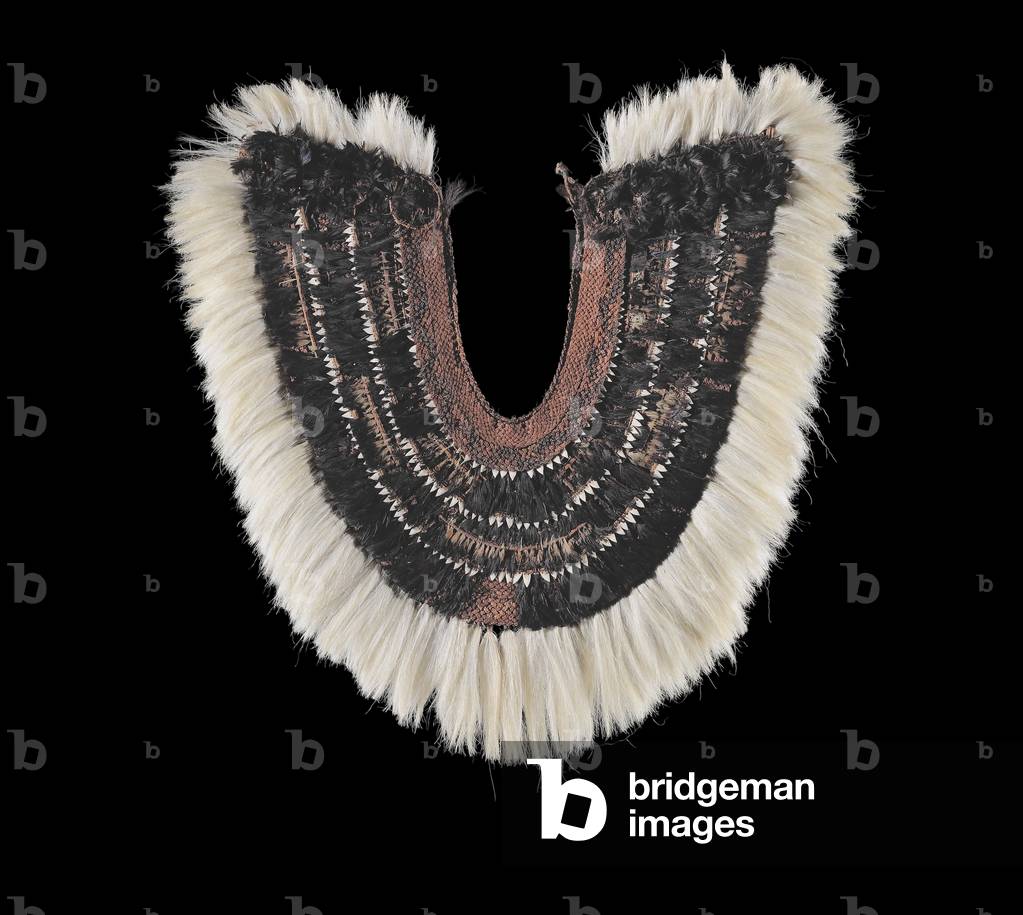 Taumi, or Gorget (feathers, plant fibre, shark tooth & dog hair)