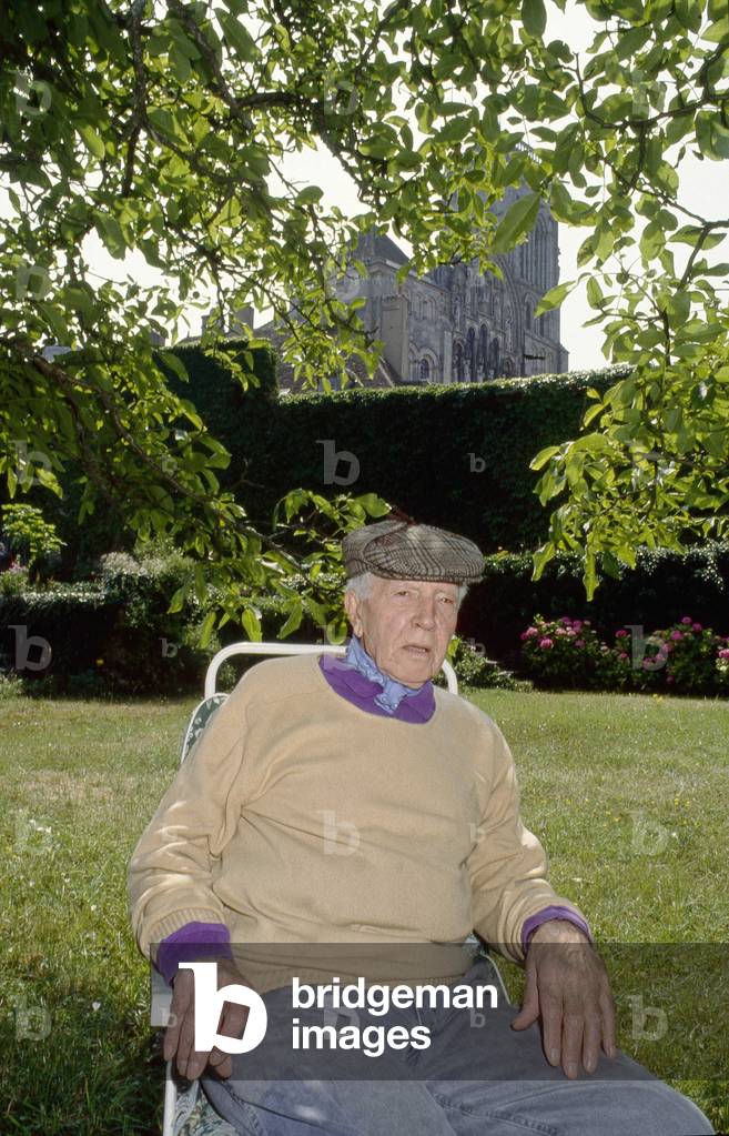 Portrait of writer Jules Roy (1907-2000) in the late 1980s.