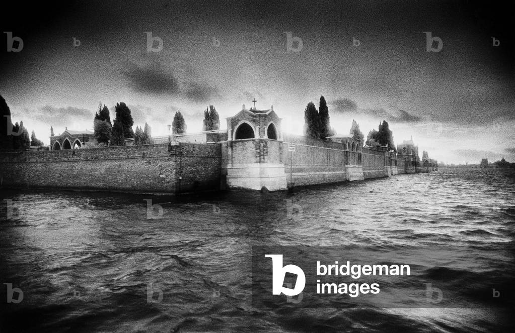 San Michele Cemetery, æThe Island of the DeadÆ, Venice, Italy (b/w photo)