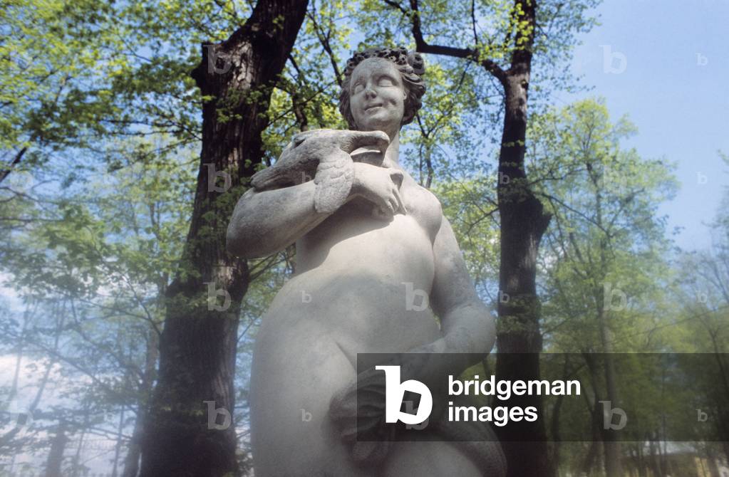 Statue, the Summer Garden, St Petersburg, Russia (photo)