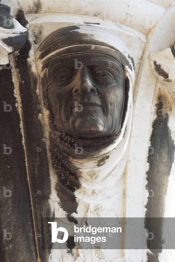 Sculpture in the Gothic Arcade of the DogeÆs Palace, Venice, Italy (photo)