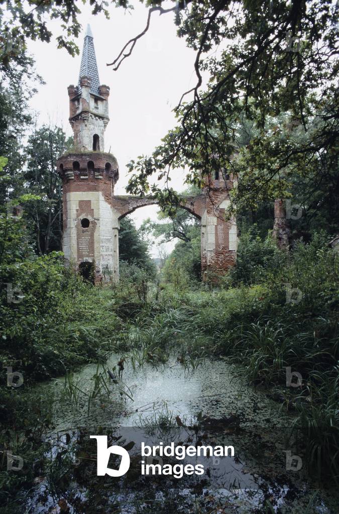 Gates, Kiritsy Estate, Ryazan District, Russia (photo)