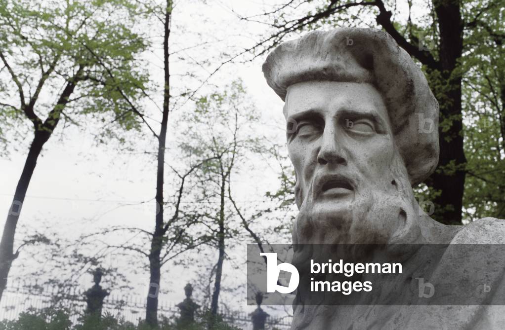 Bust, the Summer Garden, St Petersburg, Russia (photo)