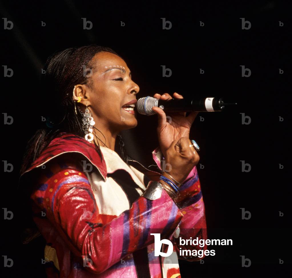 Zap Mama - performing (photo)