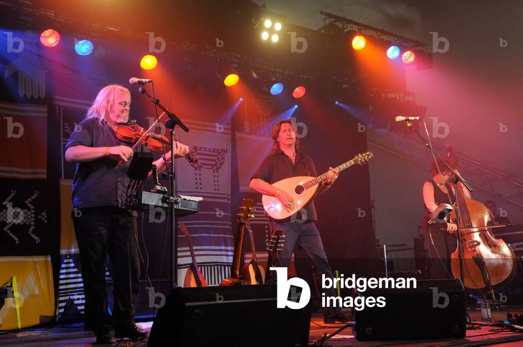 Show of Hands with Miranda Sykes (photo)