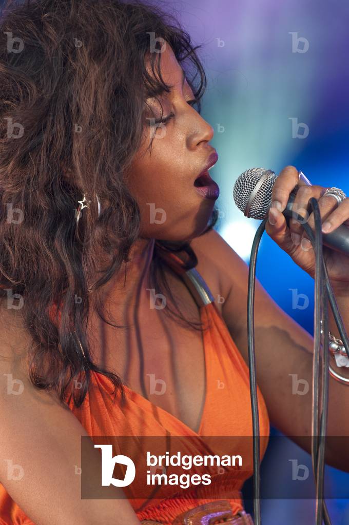 Louise Marshall (photo)