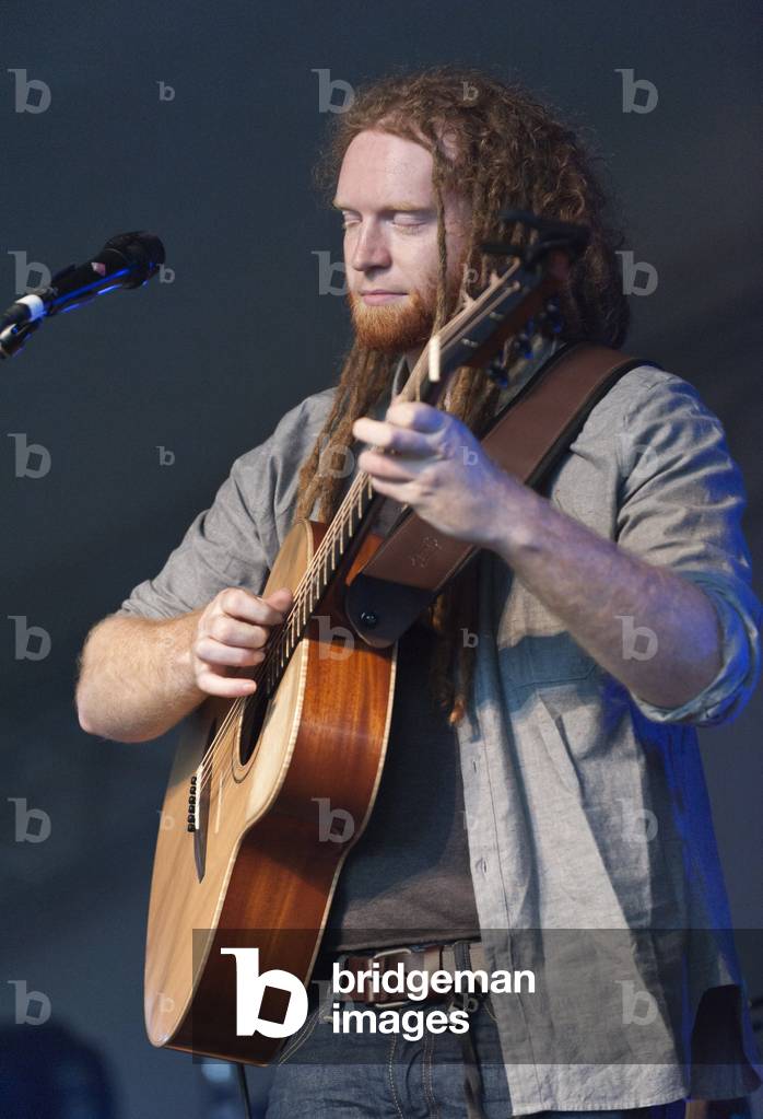 Newton Faulkner (photo)