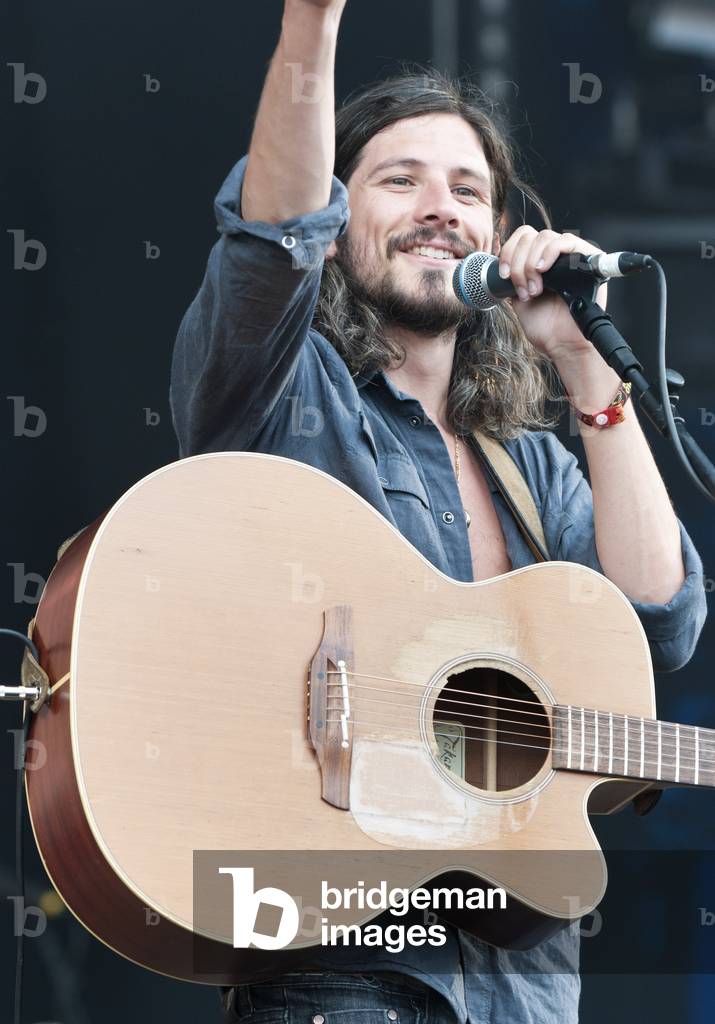 Brother and Bones (Rich Thomas) (photo)