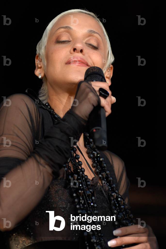 Mariza - Mozambican singer (photo)