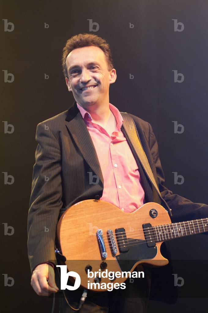 Justin Adams (photo)