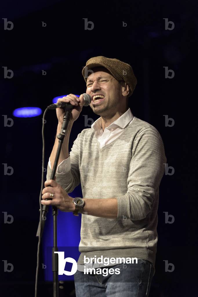 Si Cranstoun performing at the Cheltenham Jazz Festival, 2015 (photo)