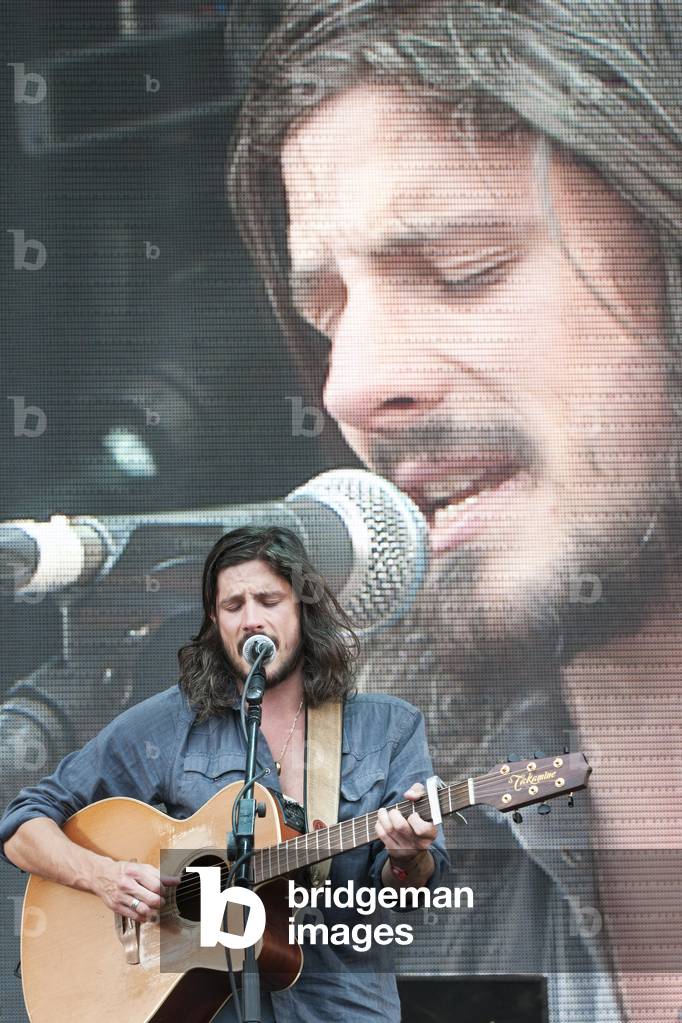 Brother and Bones (Rich Thomas) (photo)