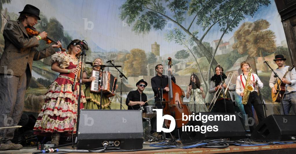 Glitzy Baghags (photo)