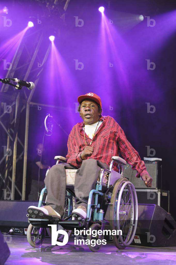 Staff Benda Billili  (photo)