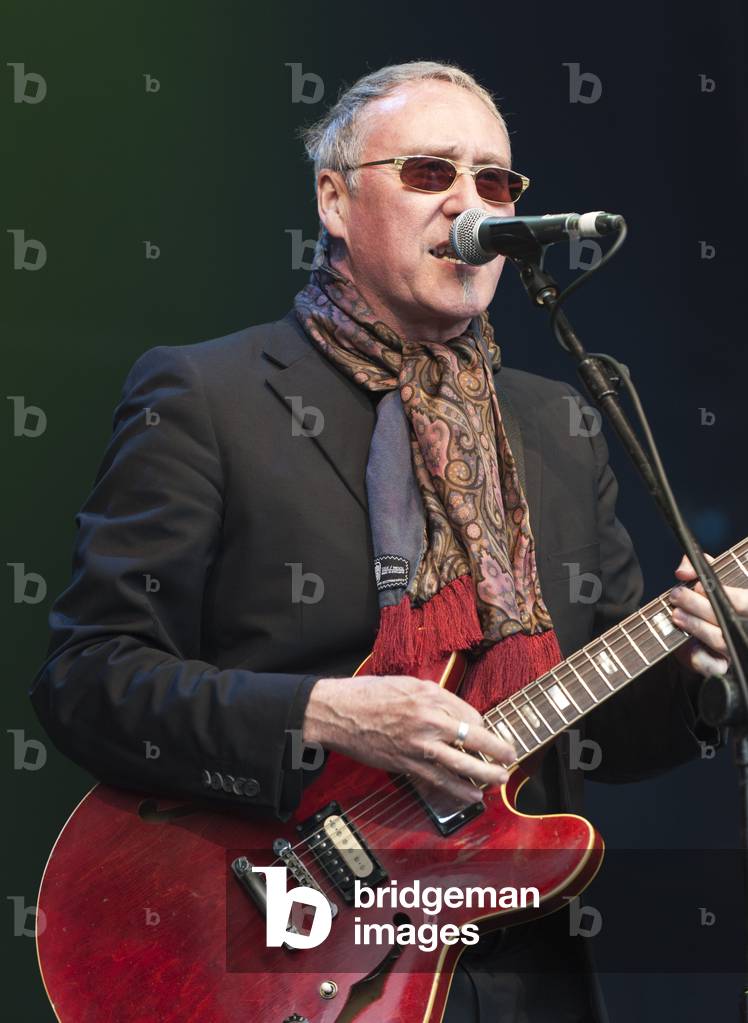 Nine Below Zero (Mark Feltham) (photo)