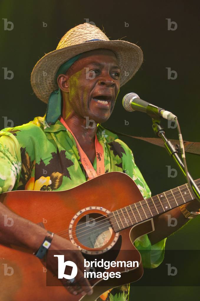 Gilzene and the Blue Light Mento Band (photo)