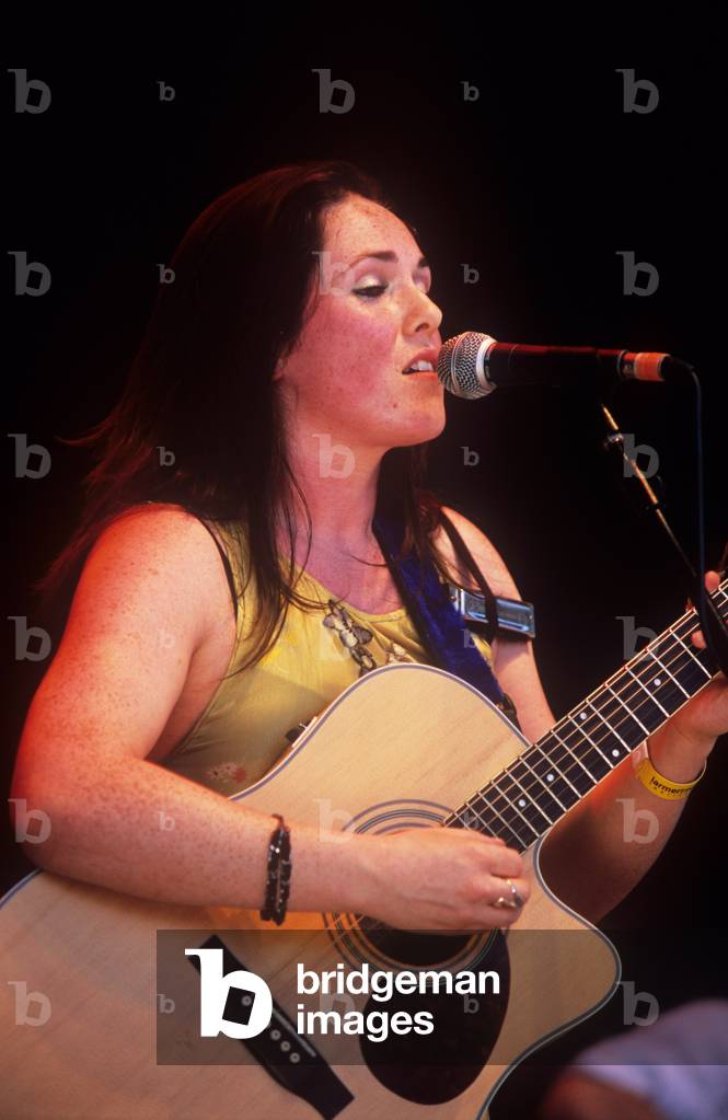 Sandi Thom performing at (photo)