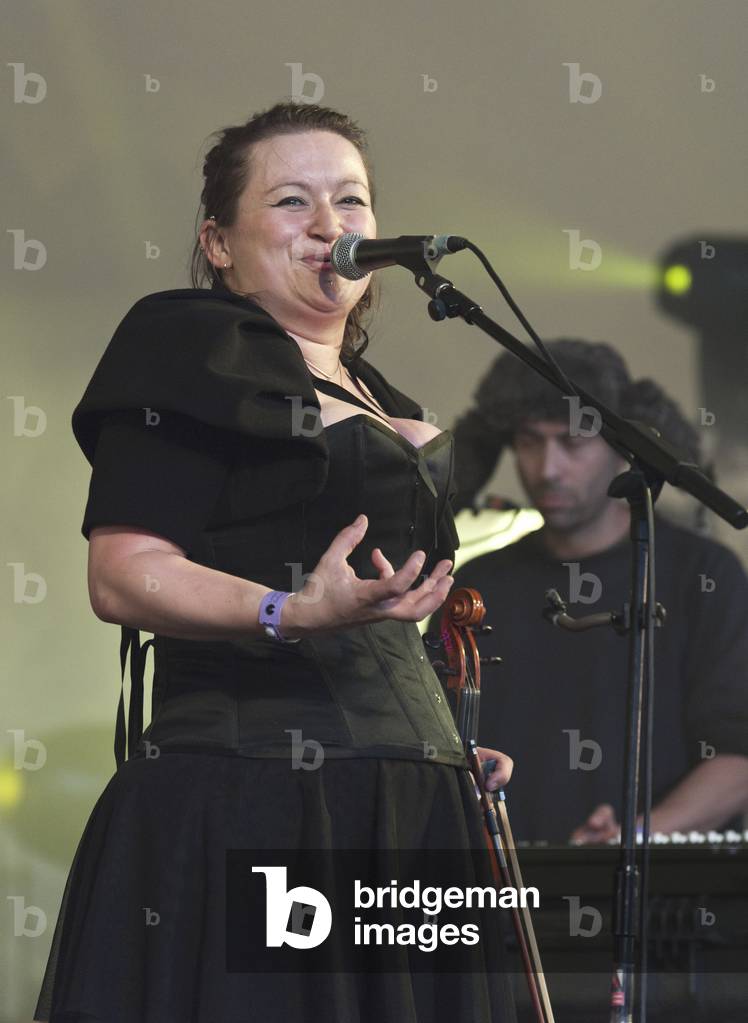 Eliza Carthy (Imagined Village) (photo)