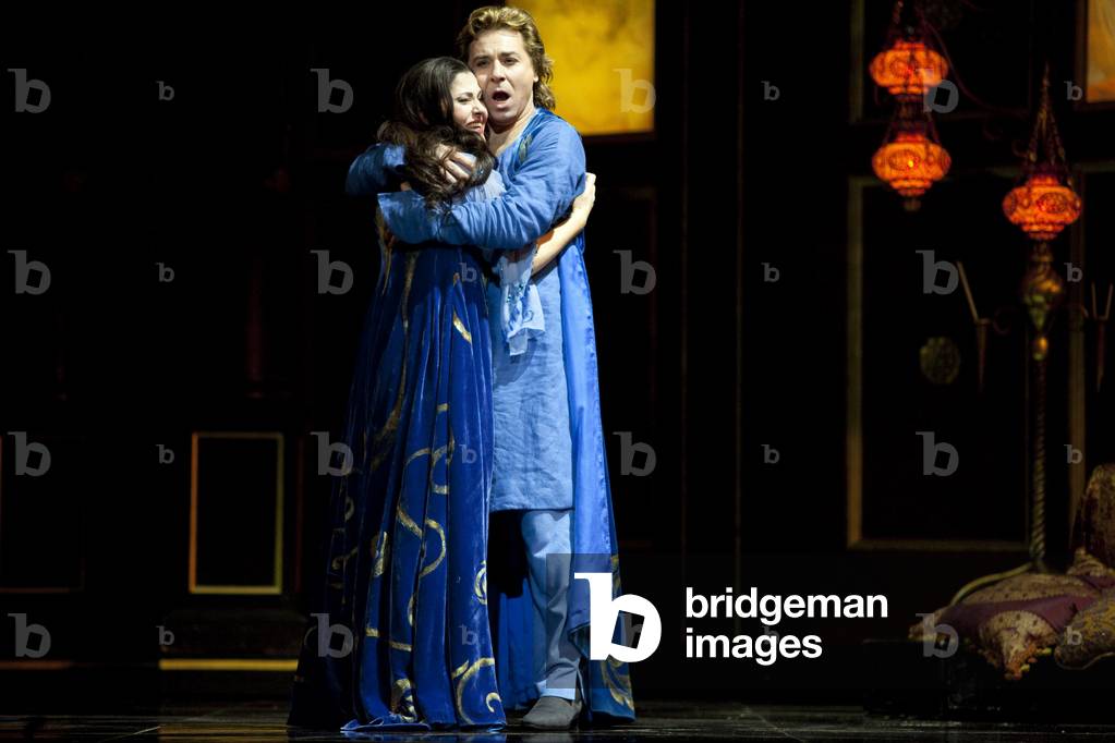Svetla Vassileva (Francesca) and Roberto Alagna (Paolo II Bello). Francesca da Rimini, opera by Riccardo Zandonai at the Opera Bastille, Paris, January 2011. Orchestre de l'Opera de Paris directed by Daniel Oren and directed by Giancarlo del Monaco. Photography