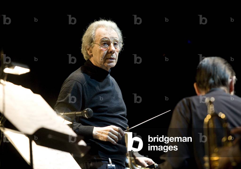 Lalo Schiffrin, conductor. National Orchestra of Ile de France. Grande Halle de La Villette in Paris. Photography festival jazz a la villette 2008