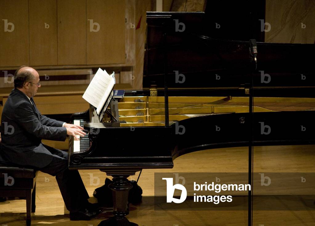 Portrait of Alain Planes, Cite de la Musique. Photography October 2008.