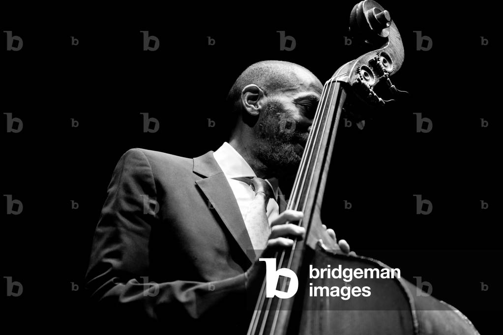Ron Carter has double bass, Cite de la Musique, Paris. Photography festival jazz a la villette 2009