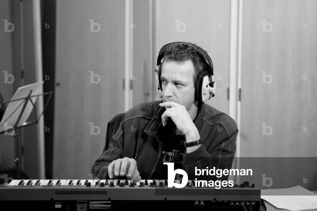 Acoustic recording of “Heads or Tails” with Alex Tassel on the trumpet, Guillaume Naturel on the flute and saxophone, Daniel Romeo on the bass, Christian Brun on the guitar and Laurent de Wilde on the piano. Photography 2009