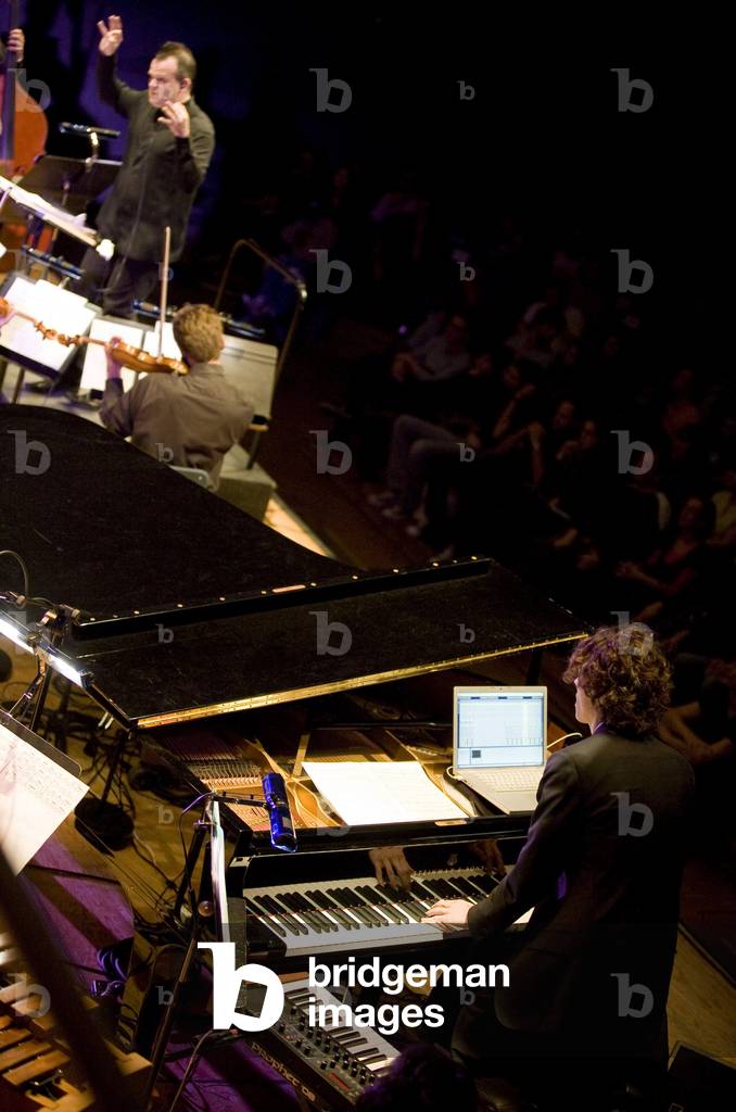 "Carl Craig contro l'orchestra «» Les Siecles»»» diretta da Francois Xavier Roth. Francesco Tristano al pianof
