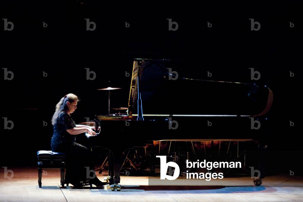 Lilya Zilberstein, pianist, Lugano Festival, Salle Pleyel, Paris. Photography March 2010.