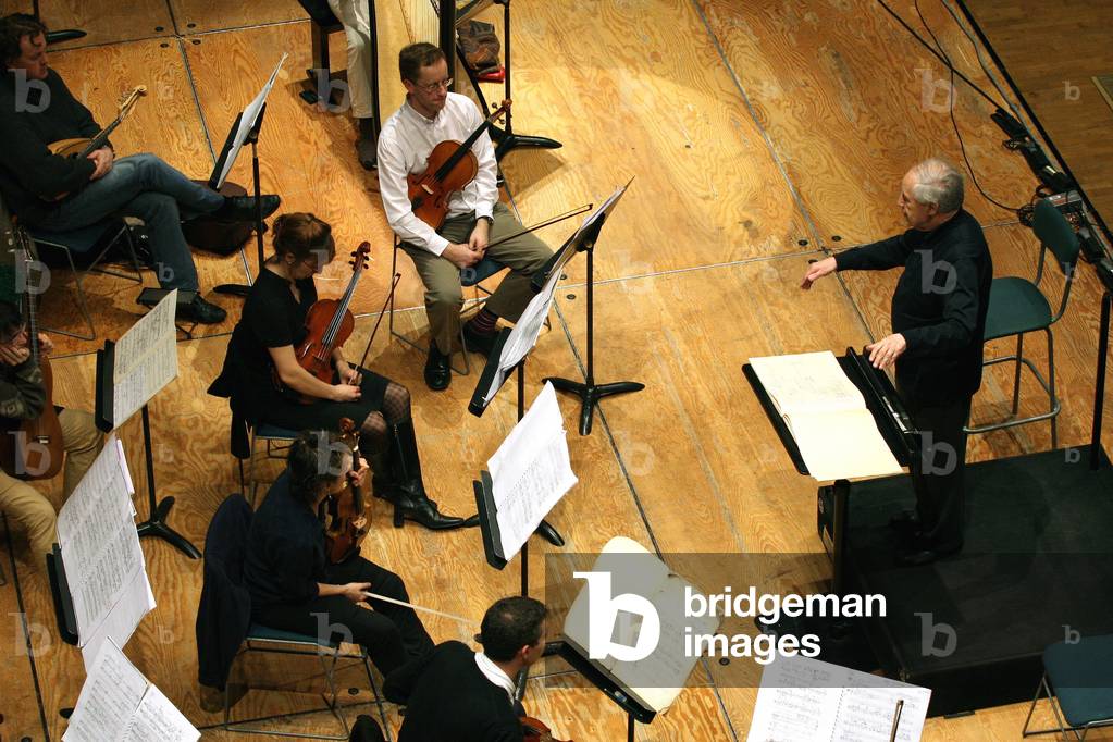 Pierre Bouez directs the Ensemble Intercontemporain at the Cite de la Musqiue. Photography December 2007.