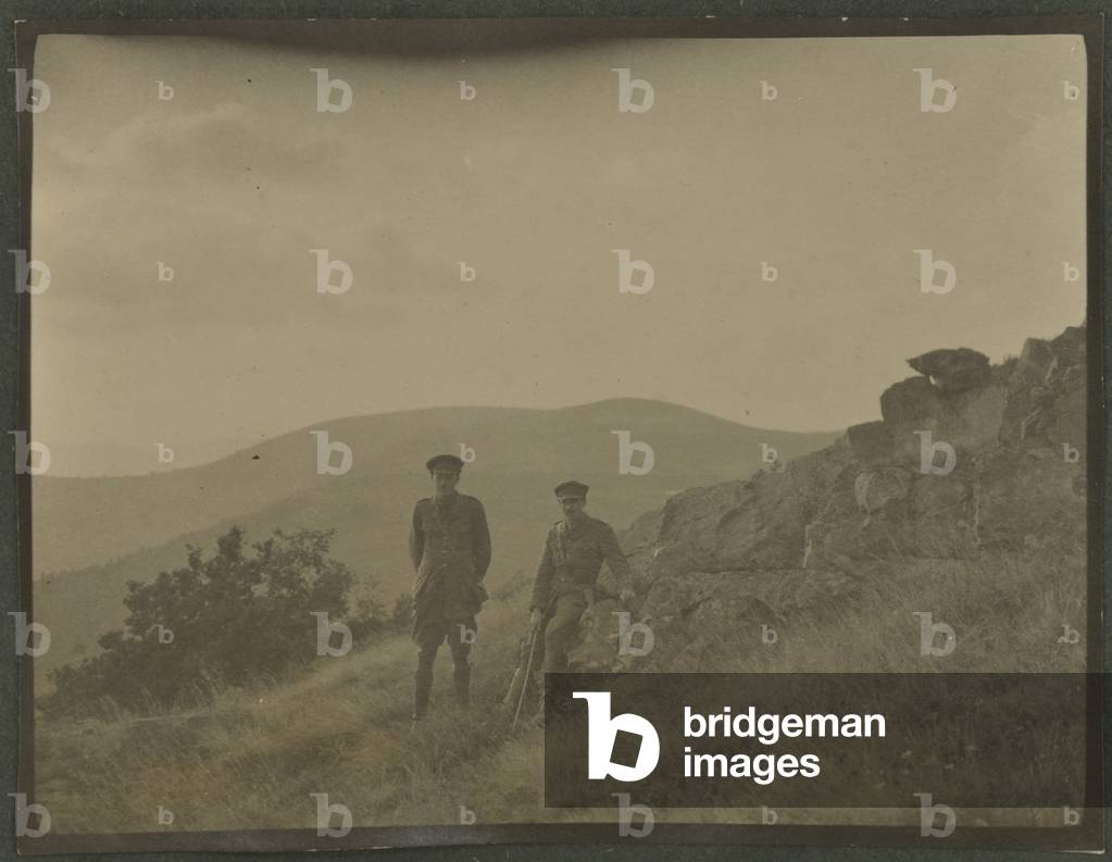 Harold Roper Robinson and William Lawrence Bragg, Vosges, Autumn 1915 (b/w photo)